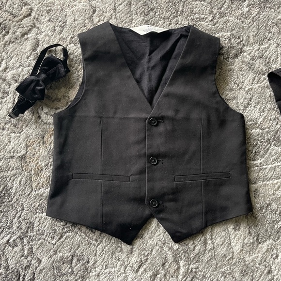 H&M suit - Picture 2 of 2